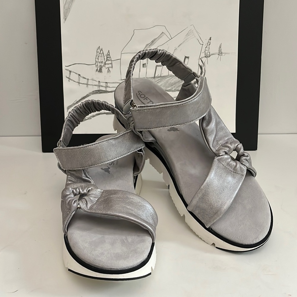 Softwaves Reza Silver Women'sPlatform Sandal US 10